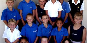 Rekords: Voor vlnr: Nadia Jantjies (Gewigstoot); Joy Hans (80m); Ralph Smit (60m & 80m). Agter vlnr: Caitlyn Otto (Spiesgooi & Diskus); George Groenewald (Gewigstoot); Chloé Coetzee (80m); Niel Engelbrecht (Diskus); Jurie-Johann Groenewald (150mH); Fiona Fourie (200mH, 100m, 200m)